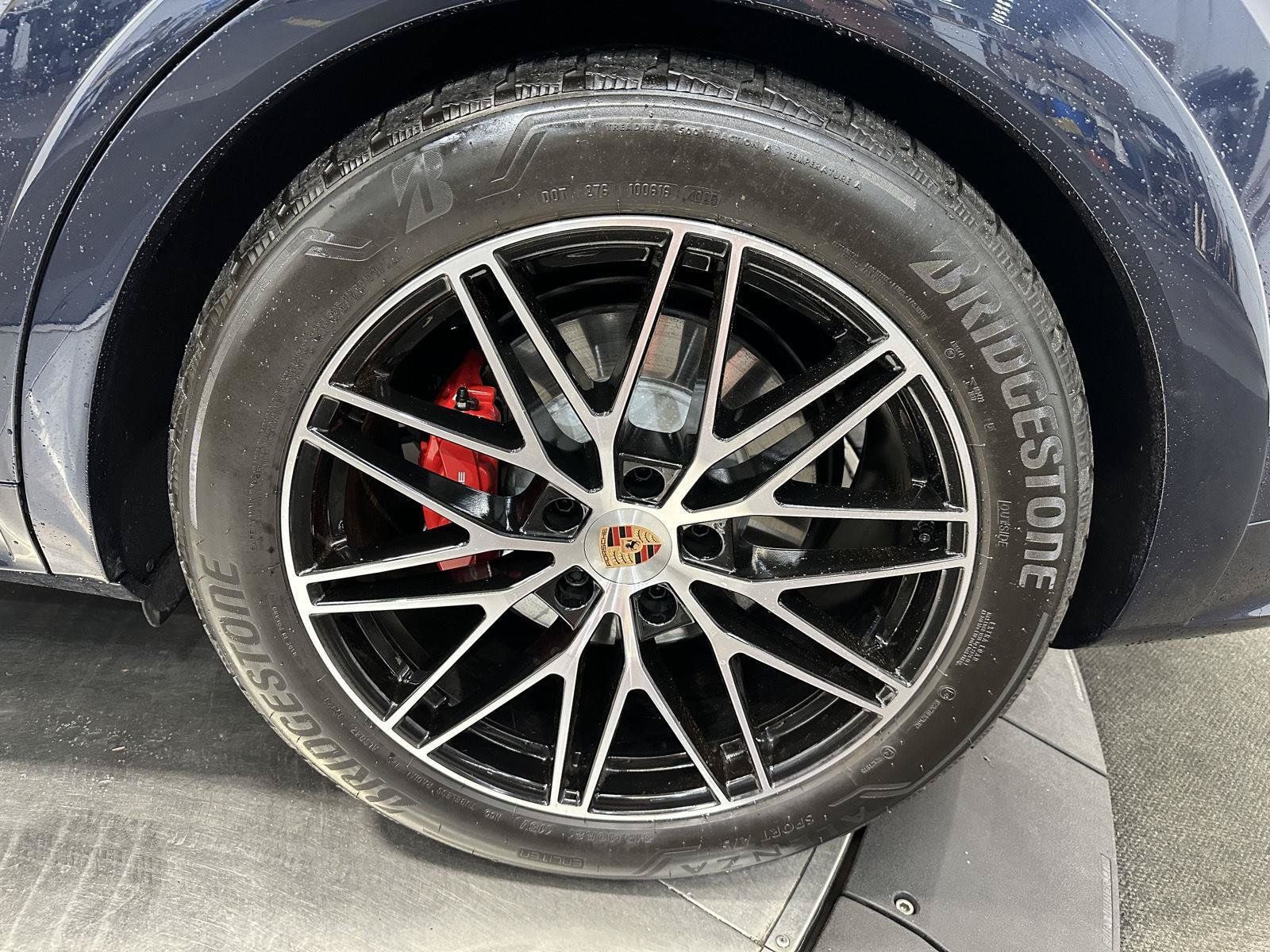 Certified 2026 Porsche Cayenne S AWD/4WD image 11
