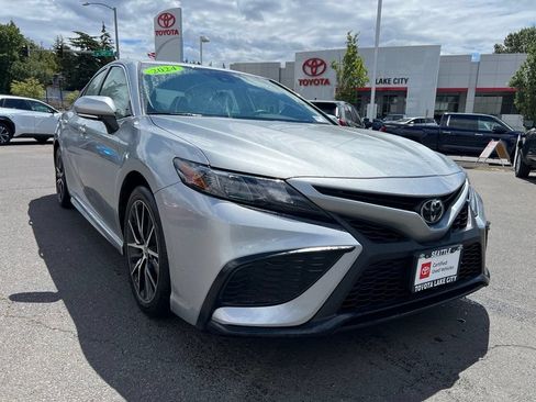 Used 2024 Toyota Camry SE AWD/4WD image 1