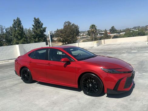 Used 2025 Toyota Camry SE FWD image 34