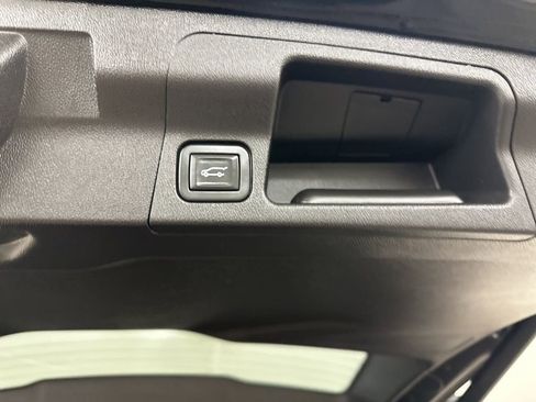 Used 2020 GMC Acadia SLT image 28