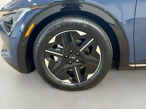 New 2025 Kia EV6 Wind image 32