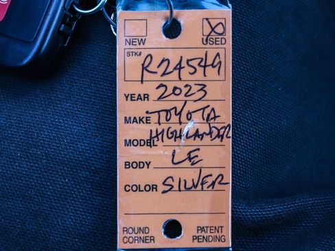 Used 2023 Toyota Highlander LE image 28