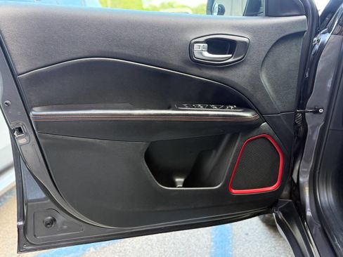 Used 2019 Jeep Compass Trailhawk image 28