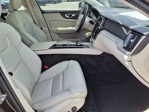 Certified 2023 Volvo S60 B5 Plus FWD image 11
