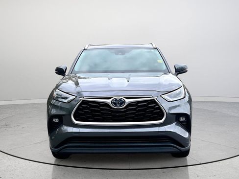 Used 2023 Toyota Highlander XLE image 5