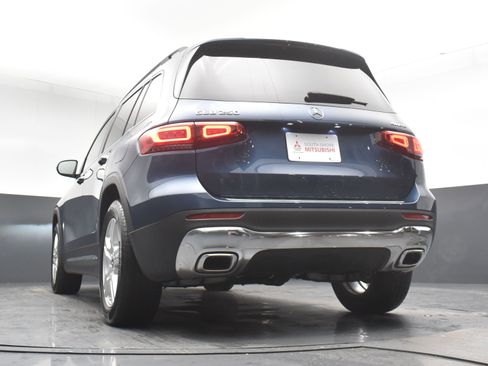 Used 2022 Mercedes-Benz GLB 250 4MATIC w/ Premium Package Lite image 22