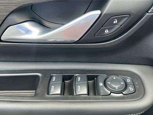 Used 2024 GMC Terrain SLE image 12