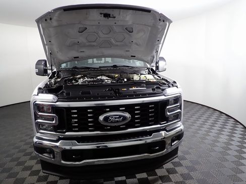 Used 2024 Ford F350 Lariat w/ FX4 Off-Road Package image 9