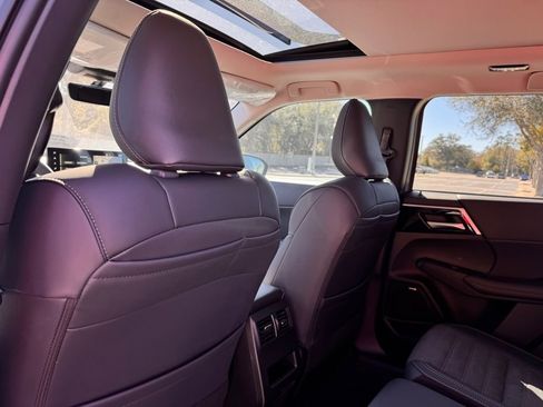 New 2026 Mitsubishi Outlander AWD image 17