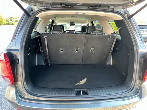 Used 2023 Hyundai Palisade SEL FWD image 19