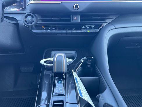 New 2026 Toyota Crown Platinum image 18