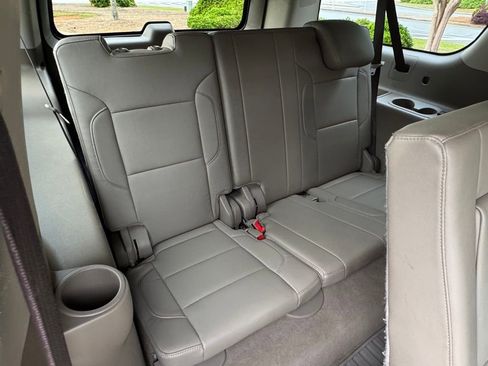 Used 2020 Chevrolet Suburban LT AWD/4WD image 20