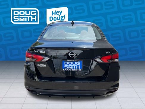 Used 2024 Nissan Versa SV FWD image 5