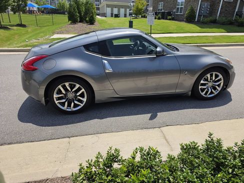 Used 2014 Nissan 370Z Coupe RWD image 7