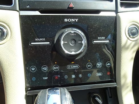 Used 2018 Ford Taurus Limited image 25