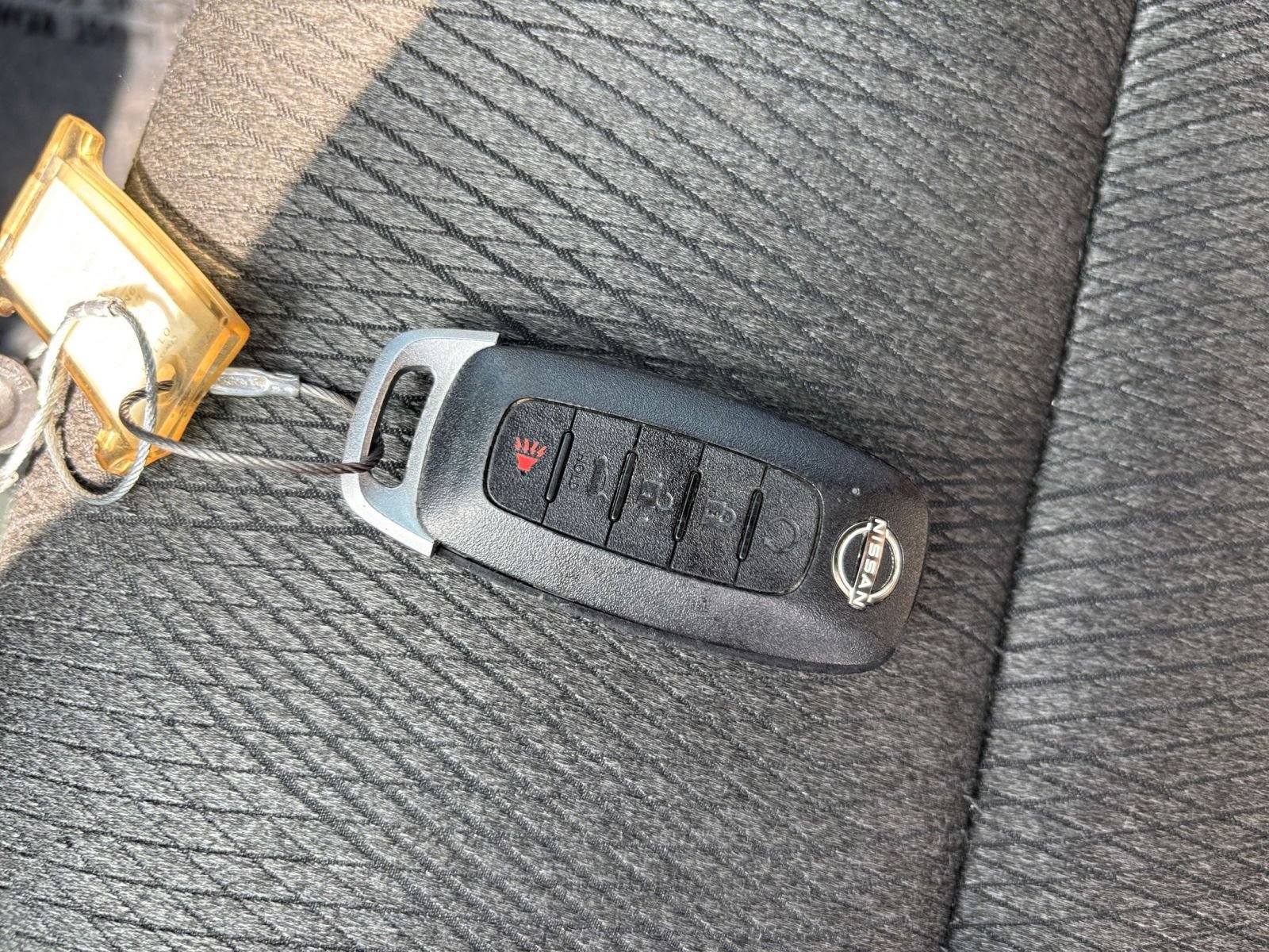 Used 2025 Nissan Rogue SV FWD image 26