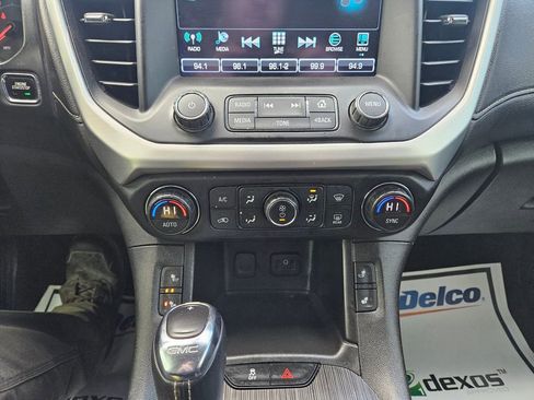 Used 2019 GMC Acadia SLT image 14