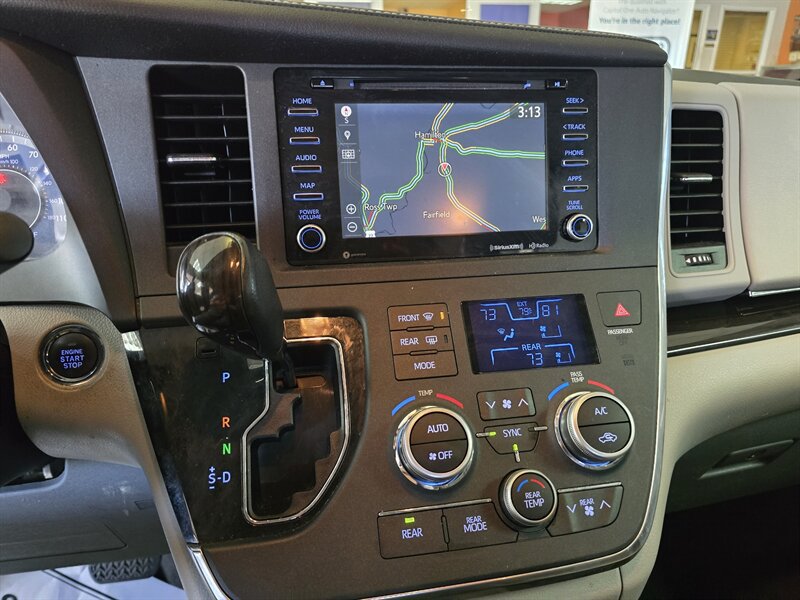Used 2019 Toyota Sienna XLE w/ XLE Navigation Package FWD image 28