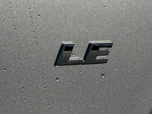 Used 2018 Toyota RAV4 LE w/ All Weather Liner Package image 31