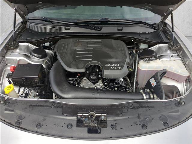 Used 2017 Dodge Charger SXT RWD image 21