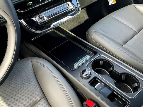 New 2026 Lincoln Corsair Premiere image 8