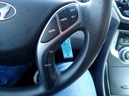 Used 2013 Hyundai Elantra GLS image 15
