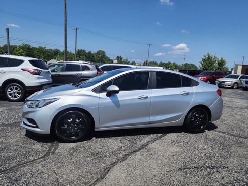 Used 2017 Chevrolet Cruze LS image 10