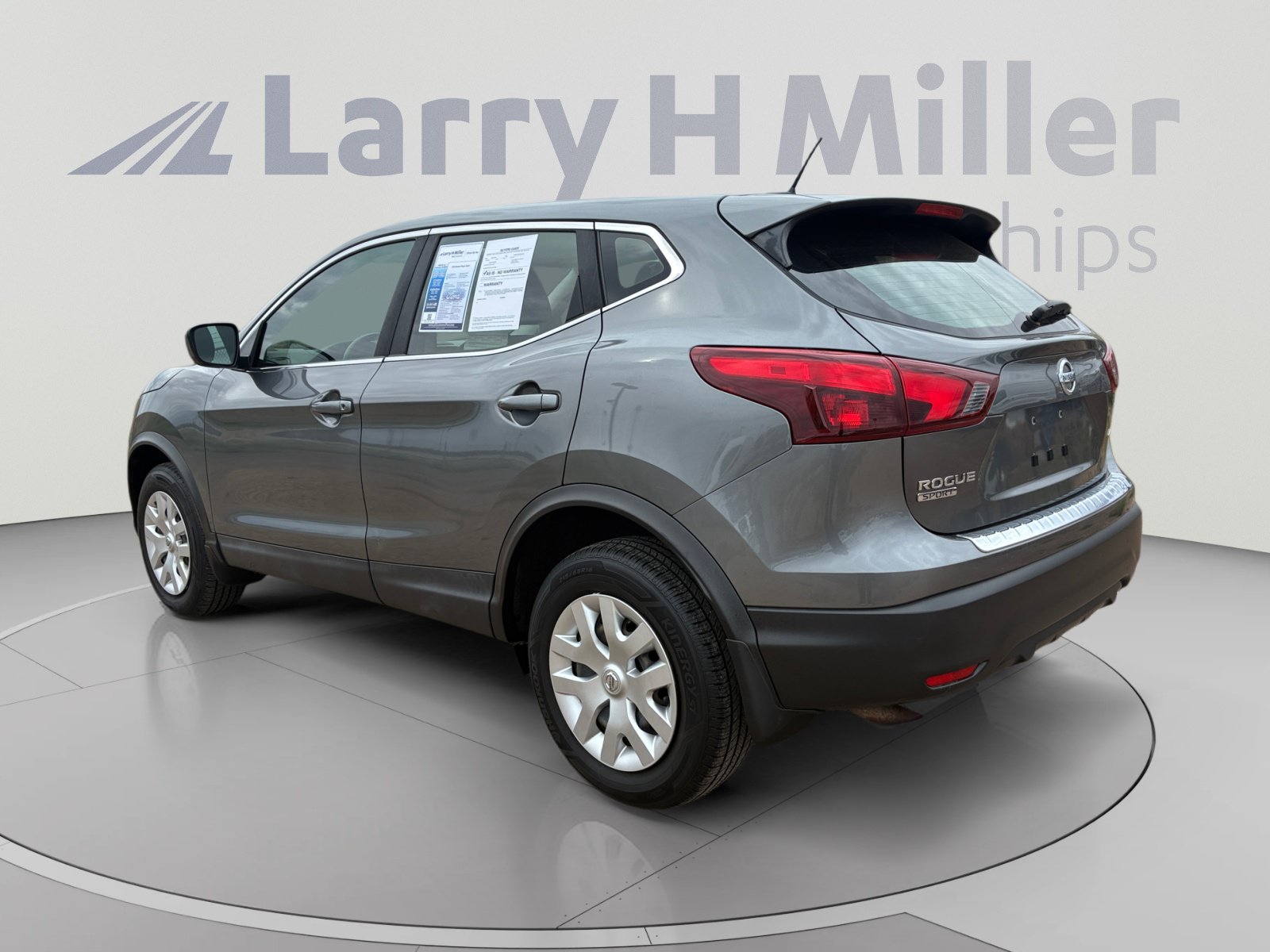 Used 2018 Nissan Rogue Sport S AWD/4WD image 3