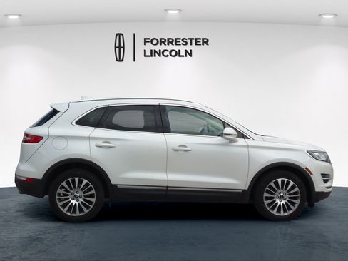Used 2017 Lincoln MKC Reserve AWD/4WD image 2