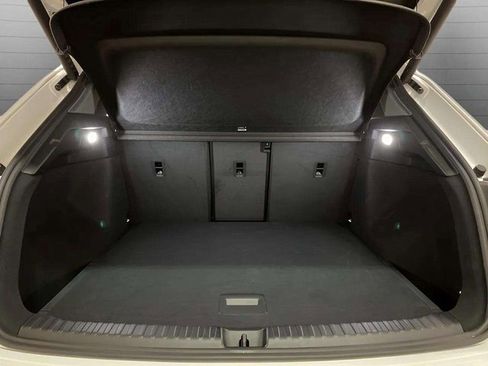 Used 2024 Audi Q4 e-tron Prestige image 89