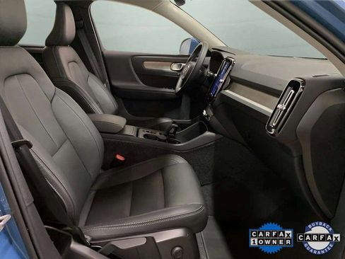 Used 2025 Volvo XC40 B5 Core image 83
