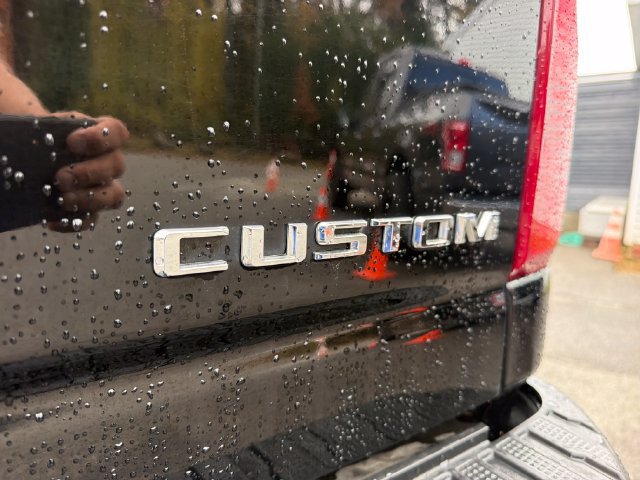 Used 2024 Chevrolet Silverado 2500 Custom w/ Custom Convenience Package AWD/4WD image 10