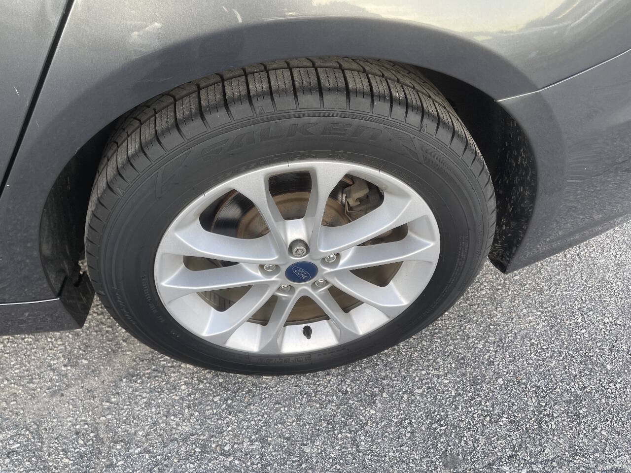 Used 2020 Ford Fusion SE FWD image 30