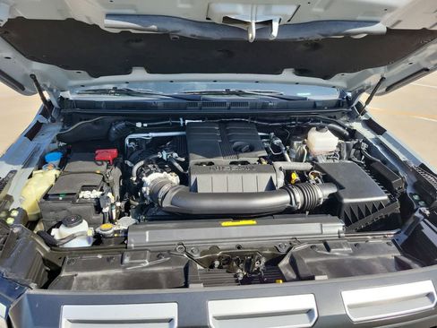 Used 2025 Nissan Frontier PRO-4X AWD/4WD image 17