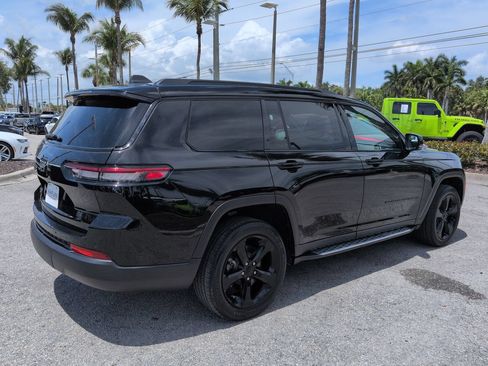 Used 2021 Jeep Grand Cherokee L Laredo AWD/4WD image 5