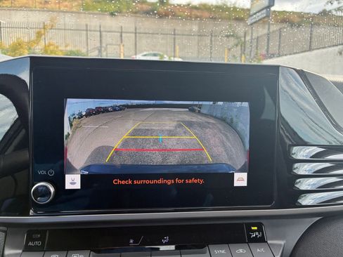 Used 2025 Toyota Camry LE image 23