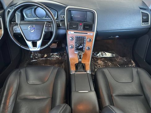 Used 2017 Volvo XC60 T5 Inscription w/ Preferred Option Package FWD image 3