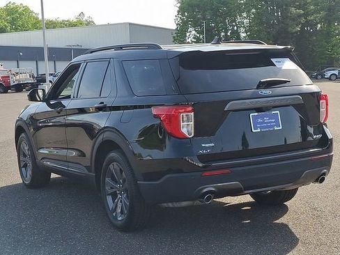 Certified 2023 Ford Explorer XLT w/ Equipment Group 202A AWD/4WD image 4