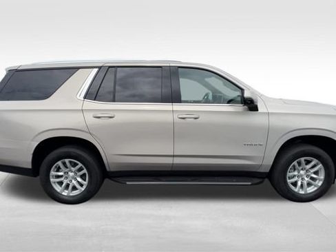 Certified 2024 Chevrolet Tahoe LT w/ Luxury Package AWD/4WD image 8