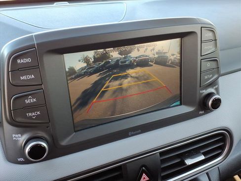 Used 2021 Hyundai Kona SE image 22