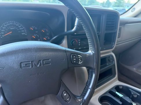 Used 2004 GMC Sierra 2500 SLT w/ Heavy-Duty Power Package AWD/4WD image 13