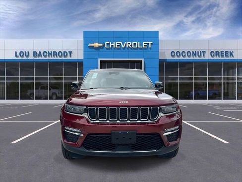 Used 2024 Jeep Grand Cherokee Limited image 3