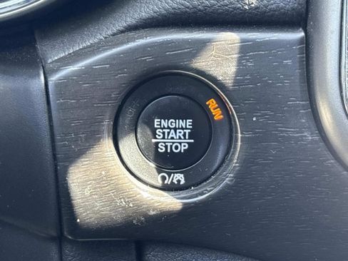 Used 2018 Jeep Grand Cherokee Altitude image 33