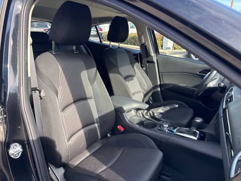 Used 2016 MAZDA MAZDA3 i Touring image 9