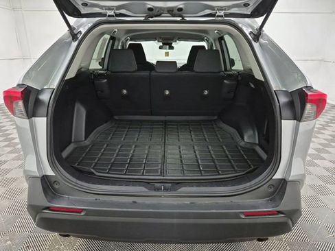 Used 2020 Toyota RAV4 LE image 23