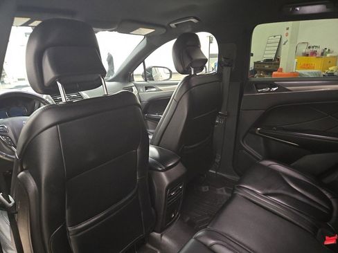 Used 2017 Lincoln MKC Premiere image 12