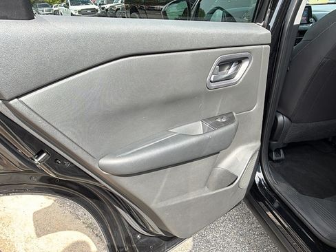 Used 2024 Nissan Rogue S AWD/4WD image 23