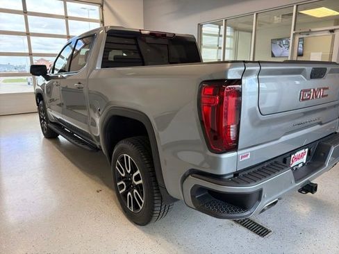 Used 2024 GMC Sierra 1500 AT4 w/ Technology Package AWD/4WD image 10