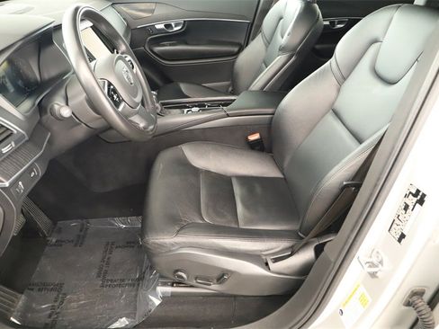Used 2020 Volvo XC90 T5 Momentum image 23