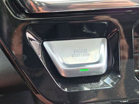 Used 2024 GMC Sierra 1500 Denali w/ Technology Package AWD/4WD image 33